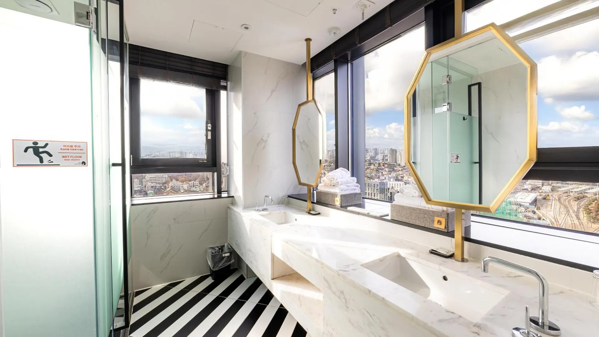 Hotel The Designers Seoul Station